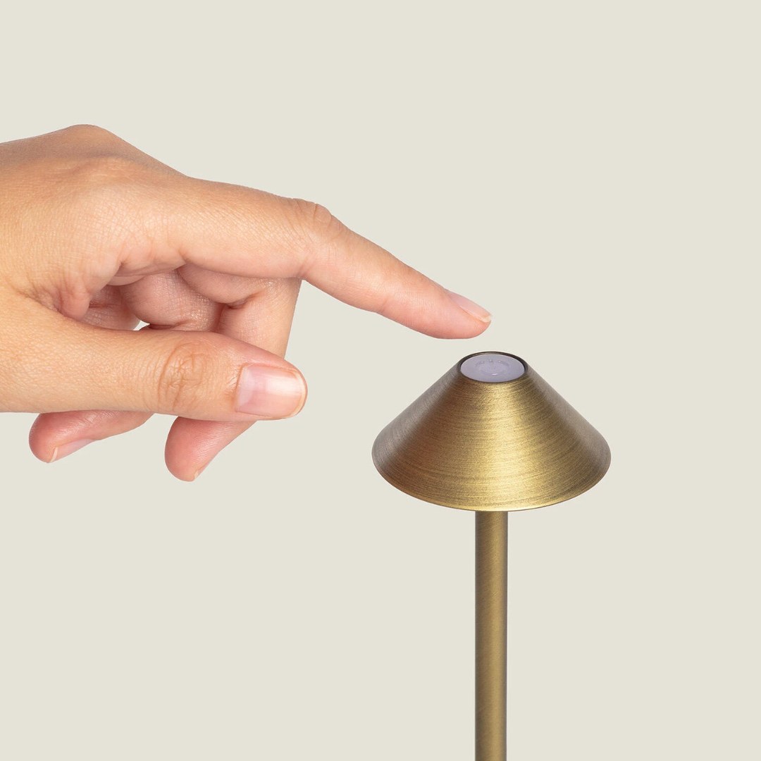 Lampada da Tavolo LED Portatile Per Esterni Magatzi - Ottone (3)