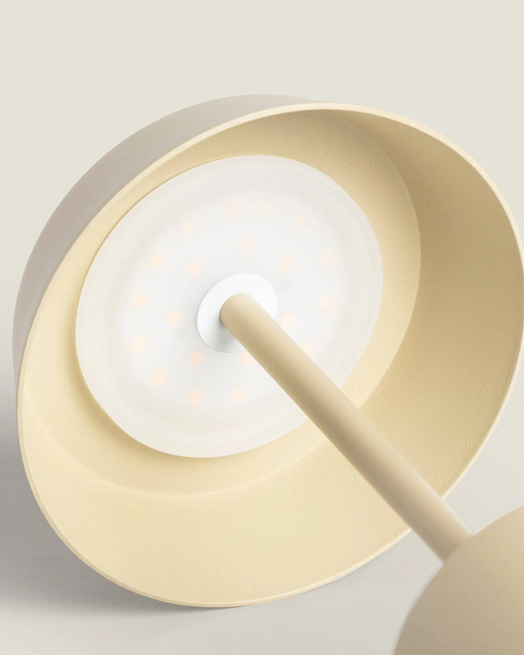 Lampada da Tavolo LED Wireless per Esterni Ula - Beige (6)