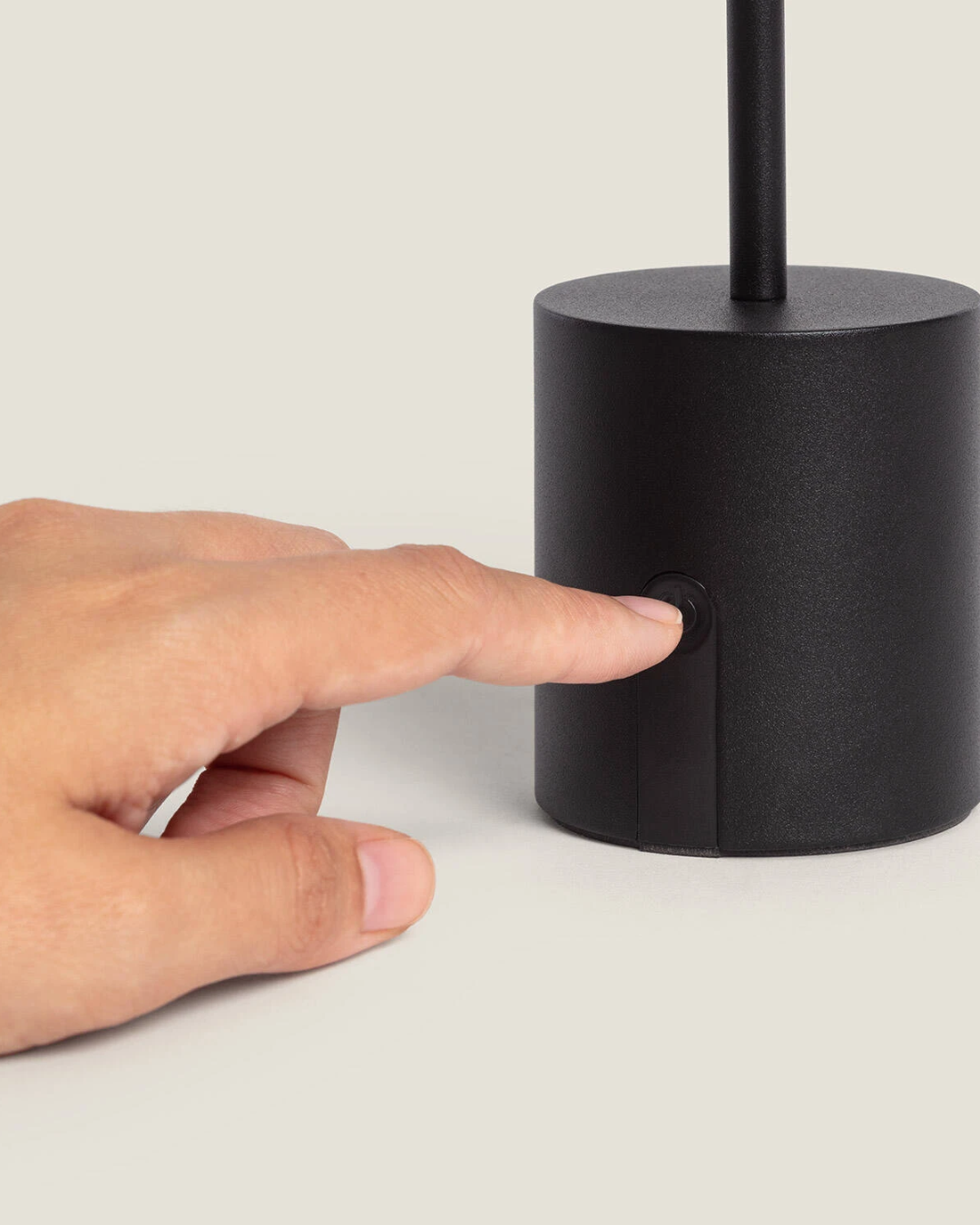 Lampada da Tavolo LED Wireless per Esterni Ula - Nero (5)