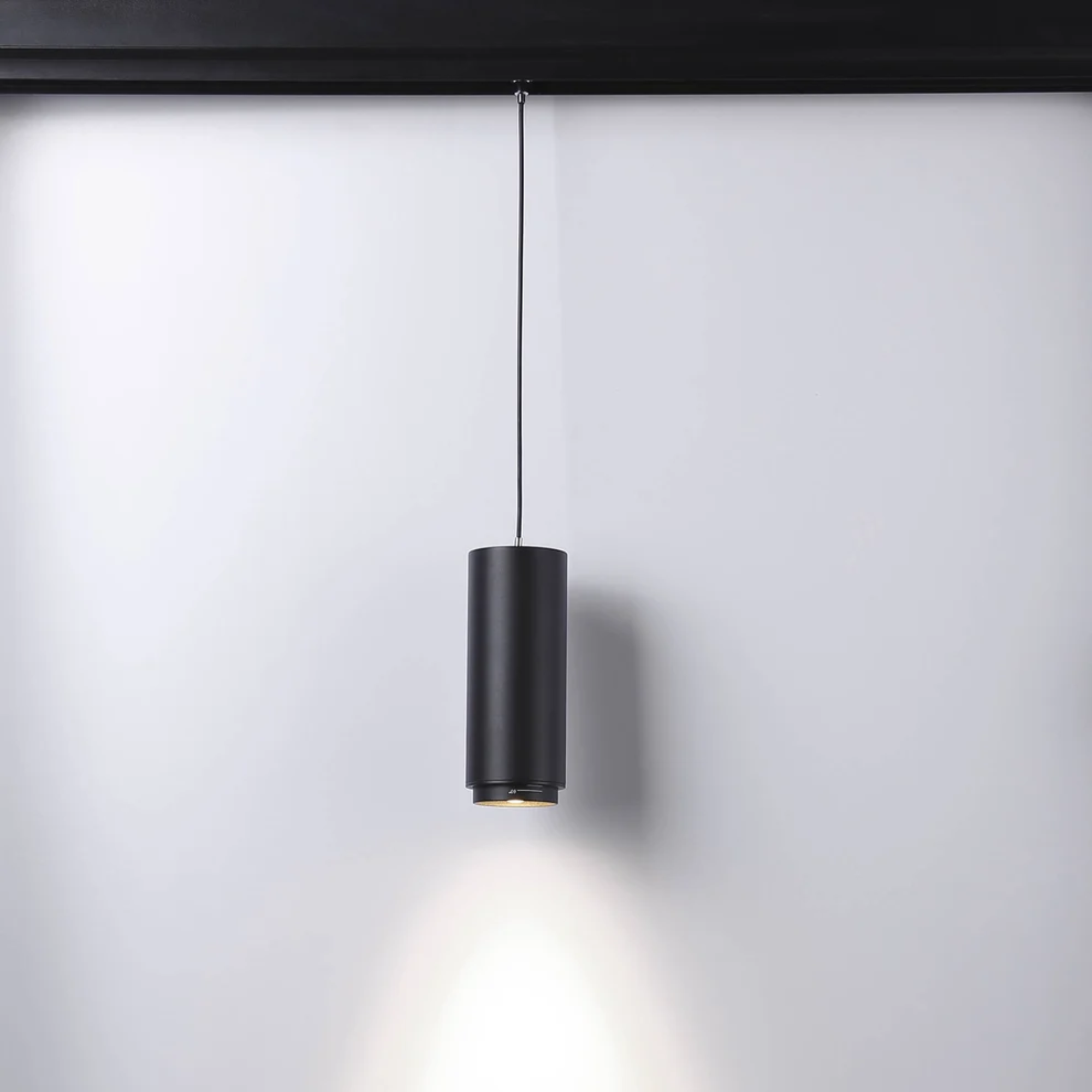 Faretto LED a sospensione con zoom 15°- 60° per binario magnetico 48V 8W CRI95 - De Sanctis Light and Design - immagine 2
