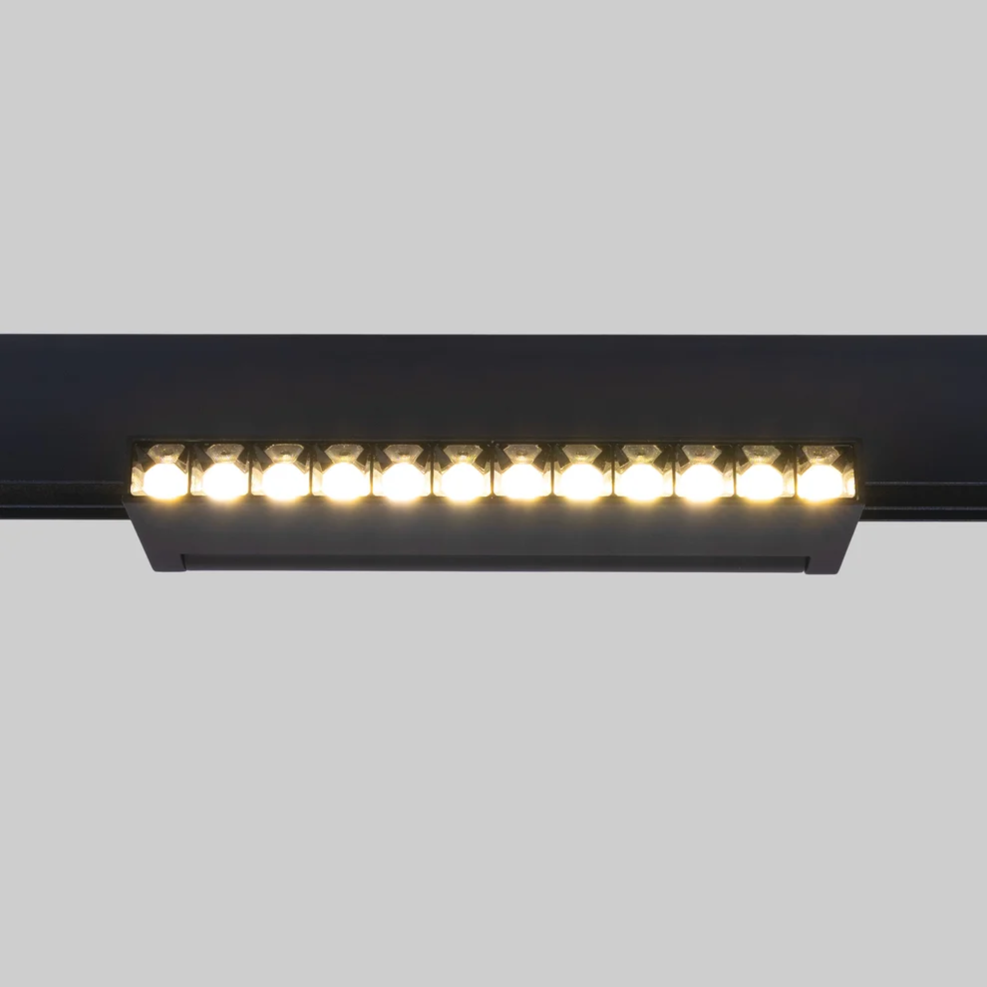 Faretto lineare orientabile per binario magnetico 48V 12W Chip Osram - De Sanctis Light and Design - immagine 5
