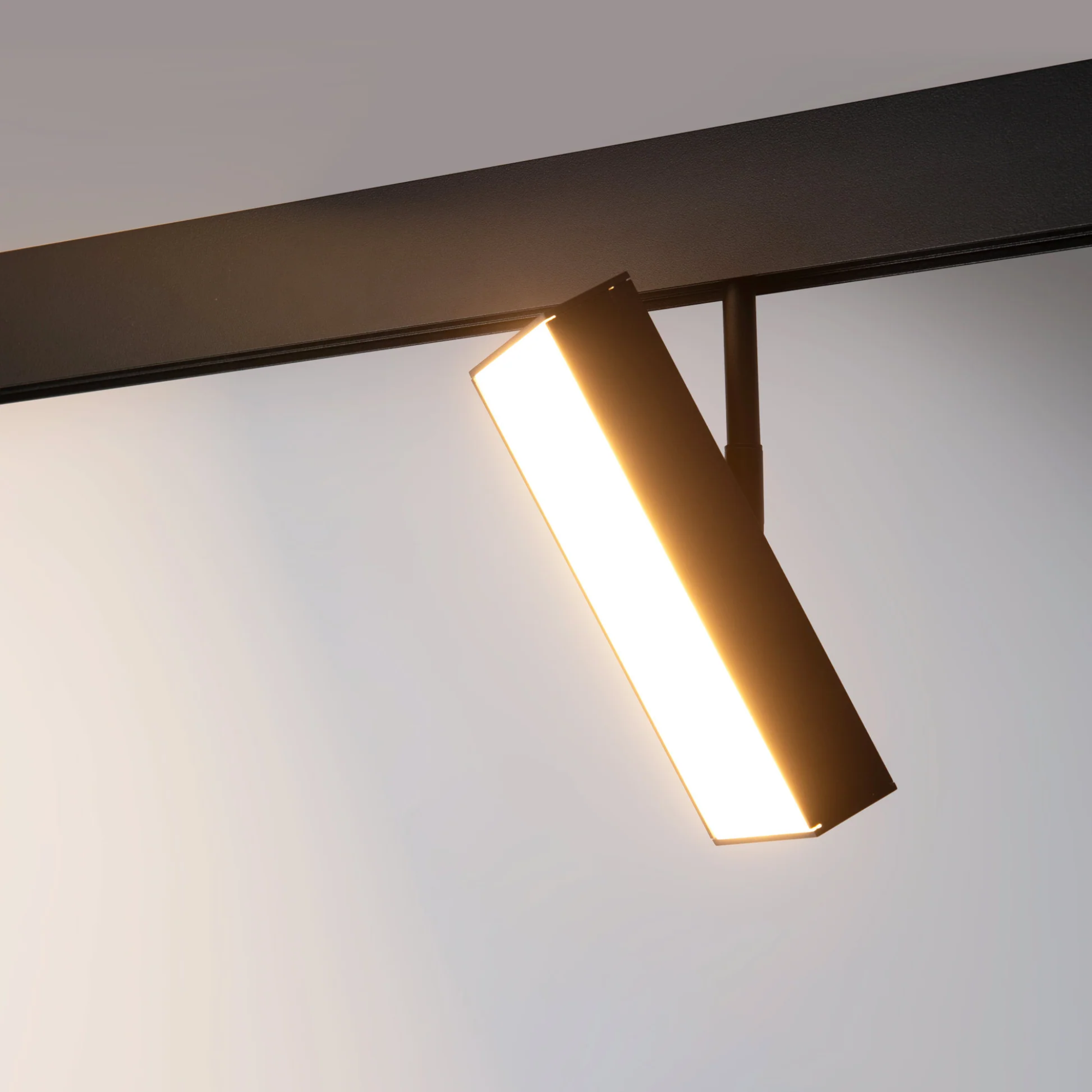 Faretto quadrato orientabile per binario magnetico 48V 18W CRI90 - OSRAM - De Sanctis Light and Design - immagine 2